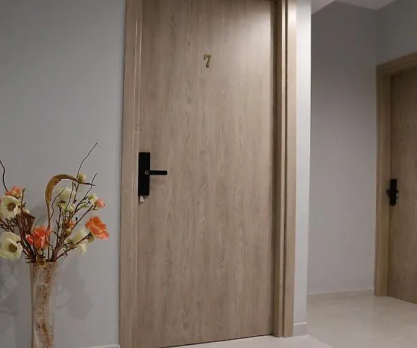 Menta Studios, Next To Metro Station, Smart Tv Salonic