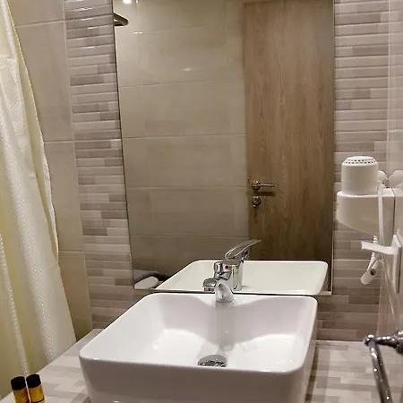 Menta Studios, Next To Metro Station, Smart Tv