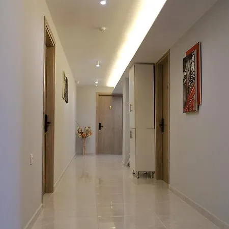 Menta Studios, Next To Metro Station, Smart Tv Saloniki