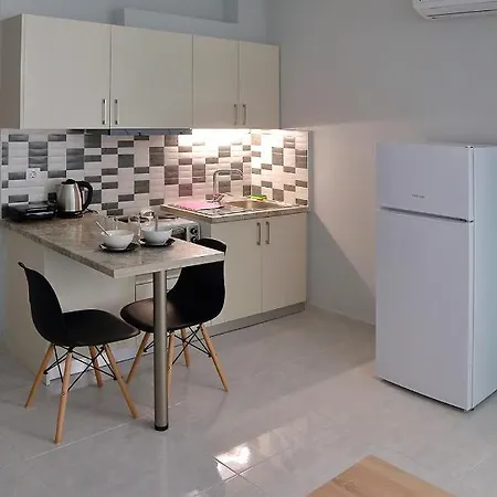 Menta Studios, Next To Metro Station, Smart Tv Apartment *